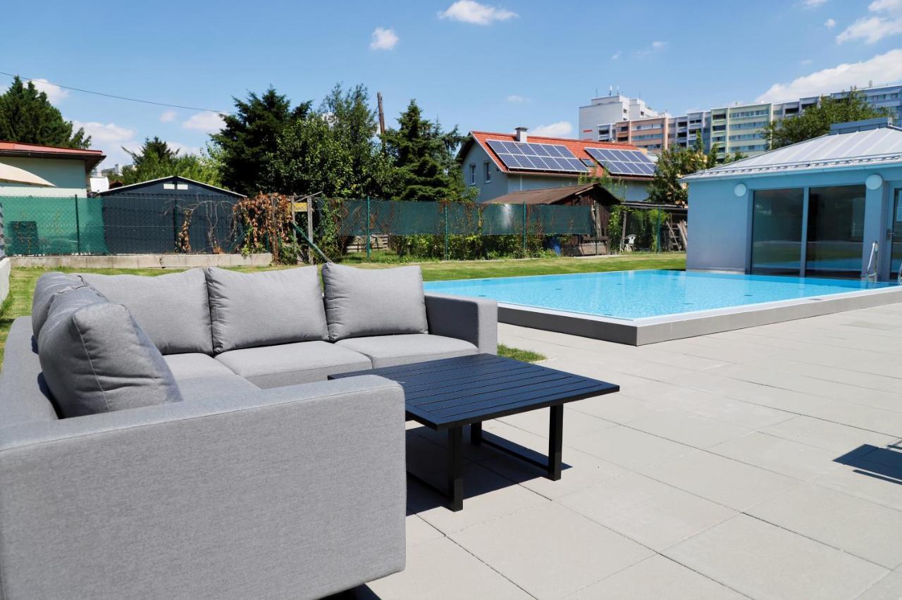 Yellow Flower Apartment With Pool - 5 Min To Lake Wien Ngoại thất bức ảnh