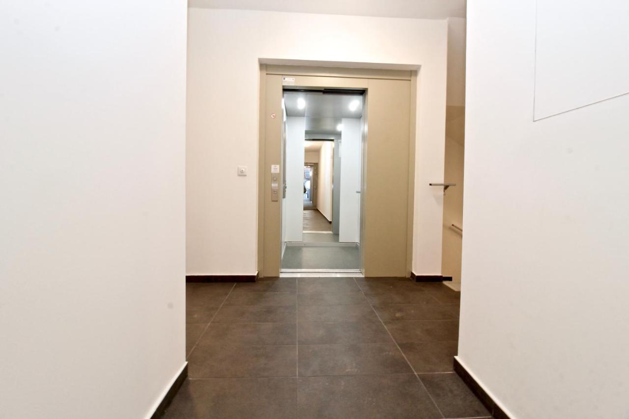 Yellow Flower Apartment With Pool - 5 Min To Lake Wien Ngoại thất bức ảnh