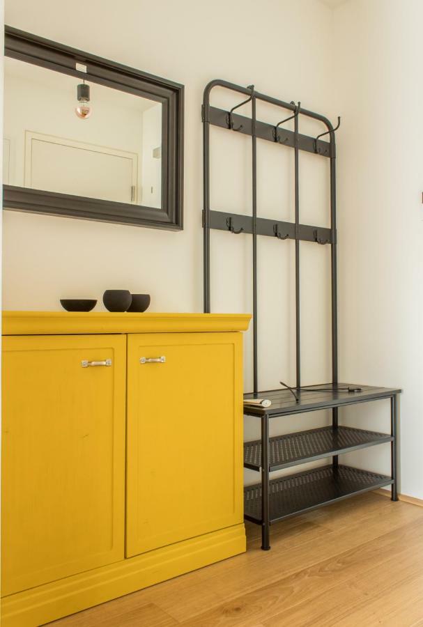 Yellow Flower Apartment With Pool - 5 Min To Lake Wien Ngoại thất bức ảnh