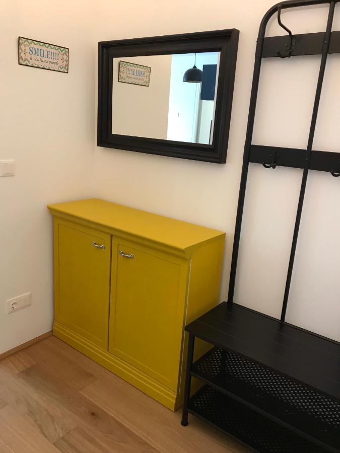 Yellow Flower Apartment With Pool - 5 Min To Lake Wien Ngoại thất bức ảnh